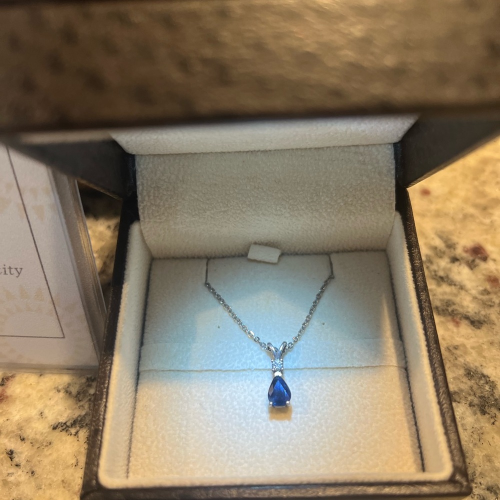 Angara Sapphire Necklace with Diamon